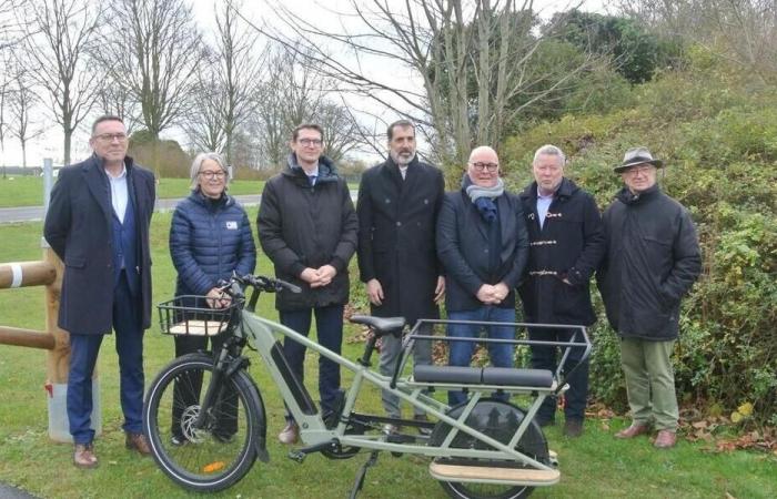 Cycling: a new cycle path between Cormelles-le-Royal and Soliers