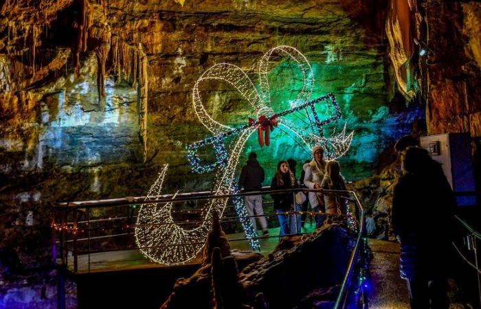 By candlelight, the Trabuc cave takes on its Christmas colors