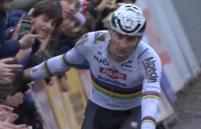 CdM Cyclocross, tre su tre per Van der Poel a Gavere!