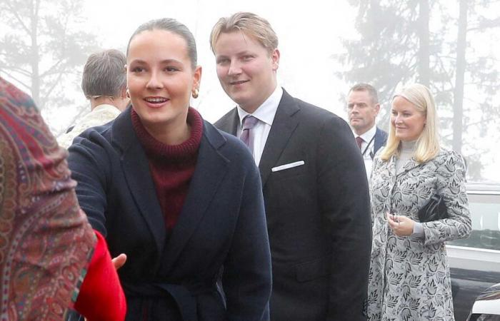 Norwegian royal family gathered in mist to attend Christmas service