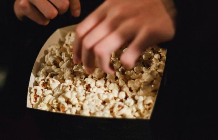 The movie session ends short: two teenage girls discover a bag of rat poison in their popcorn