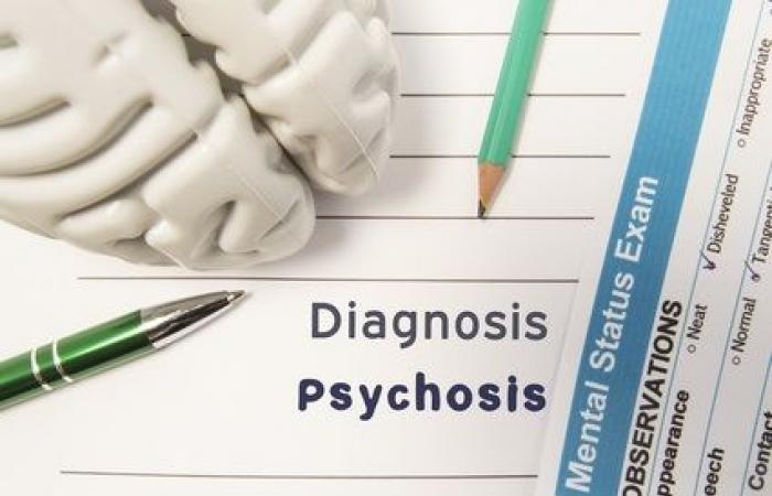 PSYCHOTIC DISORDERS: Mental health consultation, the best signature to detect them