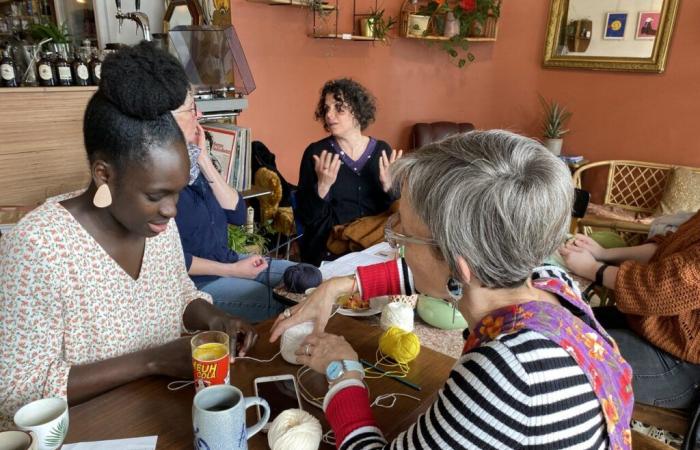 Le Havre. What if you made blankets and hats for the homeless over an aperitif?