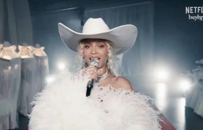 VIDEO. A taste of the Super Bowl… Beyoncé sets Netflix on fire with a halftime show of an American football Christmas game