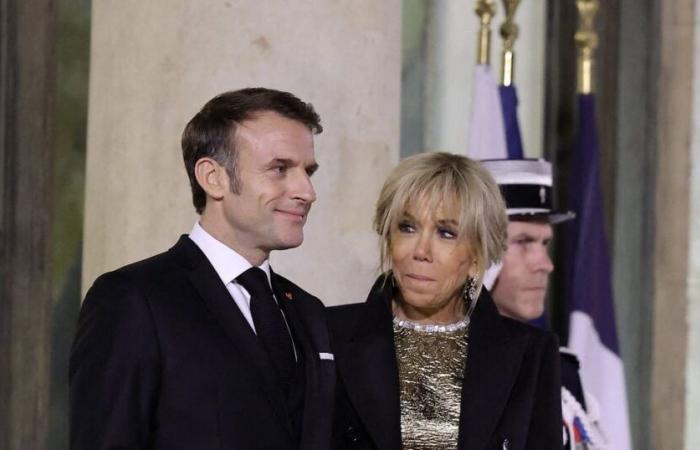 Unpublished images of Brigitte Macron embracing her husband Emmanuel, the couple as we have rarely seen them