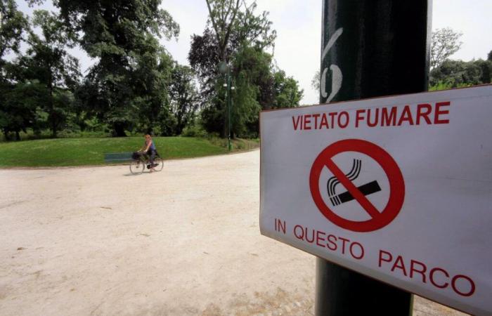 Milan, smoking ban in all outdoor public areas from 1 January