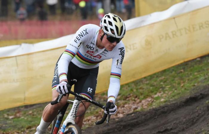 What time Van der Poel today in the Cyclocross World Cup in Gavere