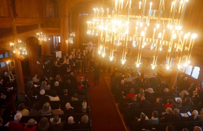 Norwegian royal family gathered in mist to attend Christmas service