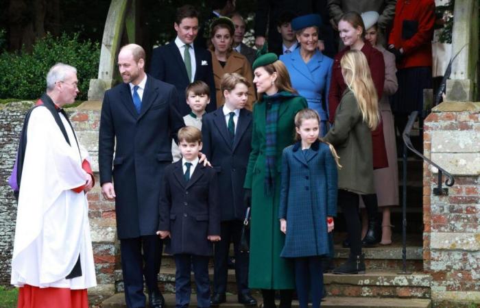 this adorable video which shows the complicity of the future king with the children