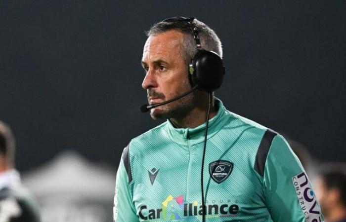 “We must deserve to survive in the Top 14,” assures Sébastien Piqueronies, the manager of Pau, before the reception in Vannes