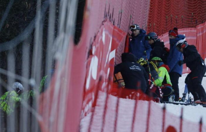 Alpine skiing. Heavy fall for Cyprien Sarrazin in Bormio, evacuated by helicopter