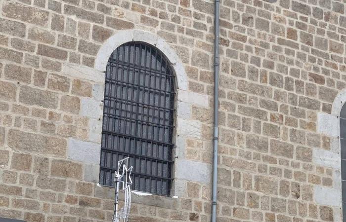 The objective of the call for donations to restore church stained glass windows has already been exceeded in this commune of Haute-Loire