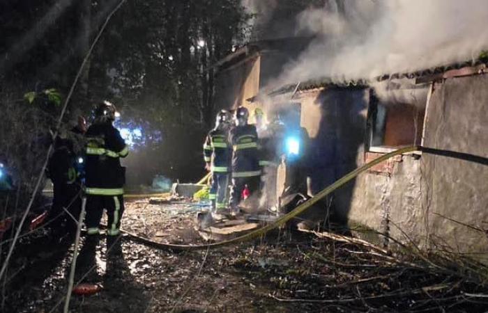 Two septuagenarians die burned in their burning house