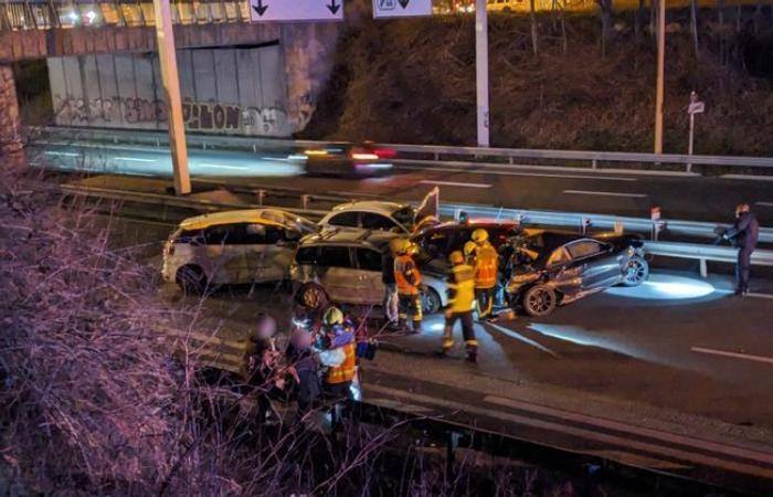 Six cars and a truck involved in a spectacular pileup on the RN7 near Riorges