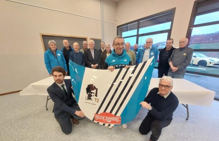 The hood of an Alpine made by a student from Dieppe offered to this town in Pays de Bray