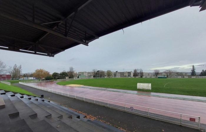 Worn, degraded and dangerous in places, this athletics track in Seine-et-Marne needs to be redone