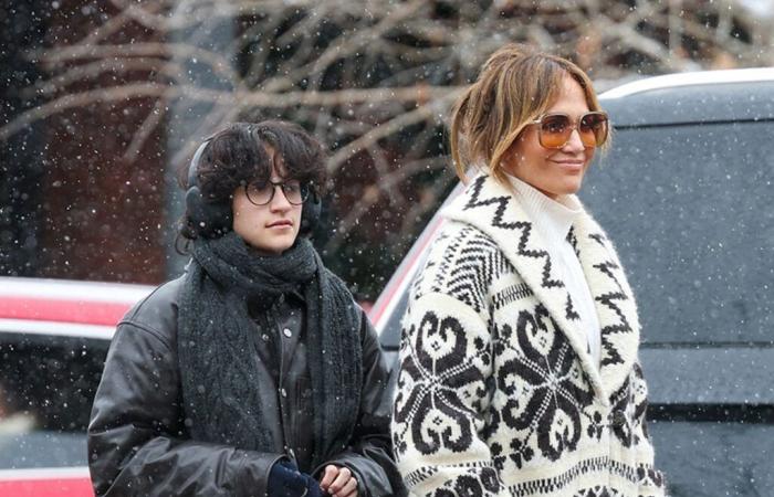 Mother-daughter shopping trip in the snow for Jennifer Lopez and her daughter Emme