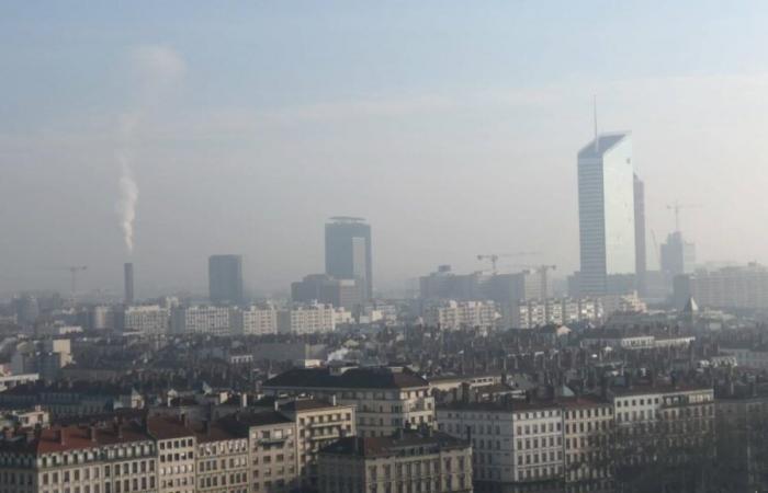 The metropolis of Lyon affected by an episode of air pollution