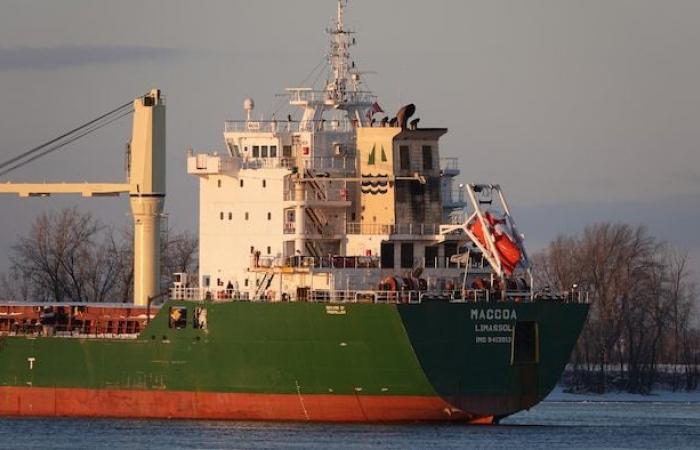 A ship stranded for two days off Verchères, the Coast Guard mobilized