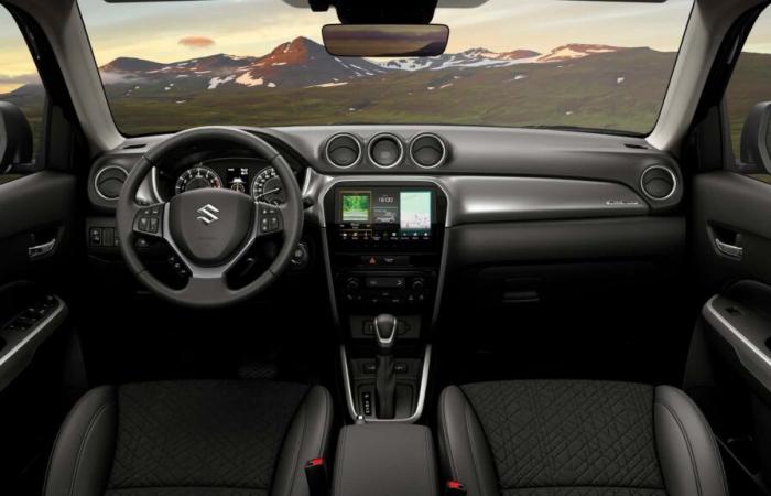 Suzuki Vitara, the interior of the Japanese hybrid SUV