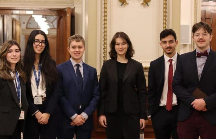 Worried about the arrival of Trump, the rise of artificial intelligence and the future of French in Quebec: young people speak out on the issues of the day at the Youth Parliament