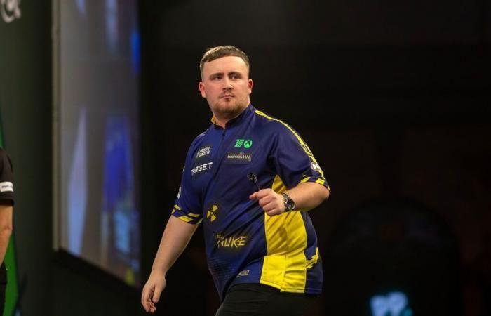 Littler and Van Gerwen advance to the round of 16 of the World Darts Championship