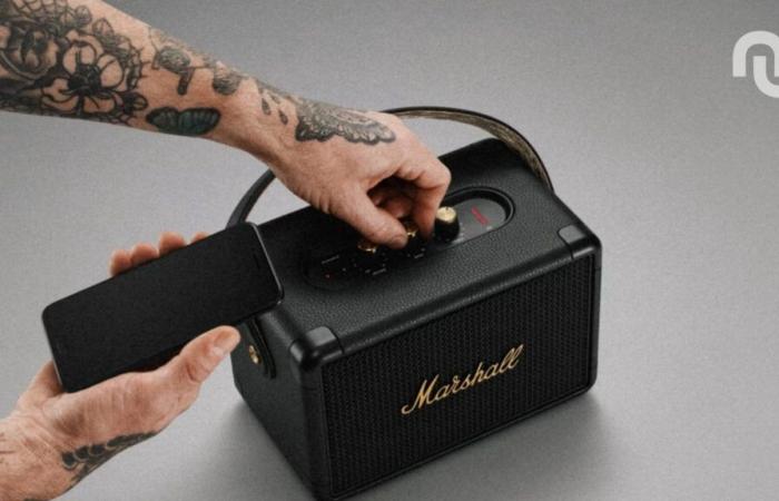 This beautiful speaker from Marshall to add some ambiance to the New Year is 40% off