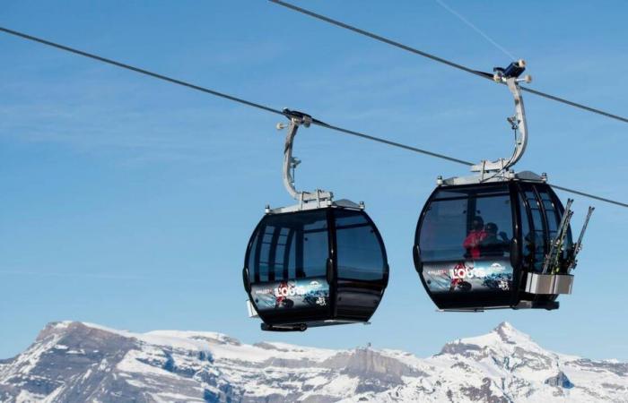 Several skiers airlifted after a cable car breakdown in Veysonnaz