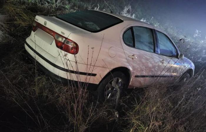 Isère. His car leaves the highway and ends up in a ditch