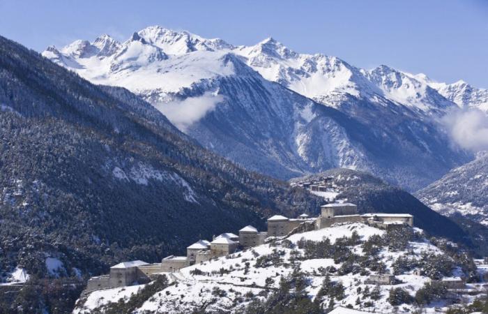 swept away by an avalanche, a 44-year-old skier died