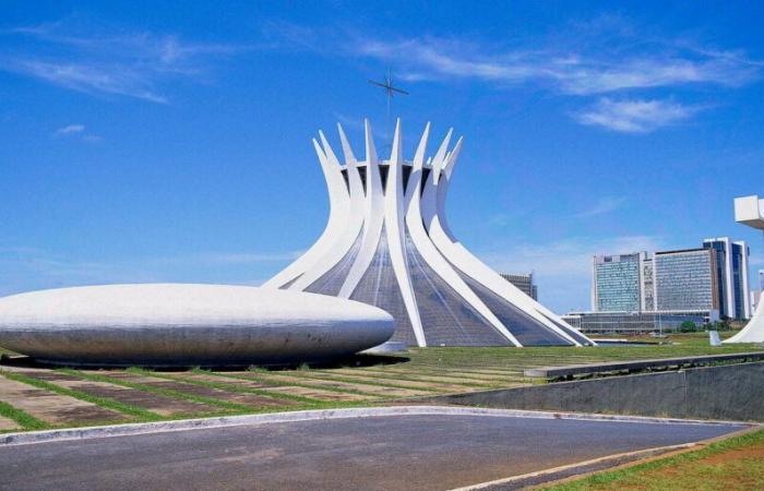 The cathedral of Brasilia seen by Sébastien Lapaque