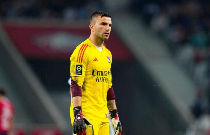 Anthony Lopes should leave Lyon but would stay in Ligue 1