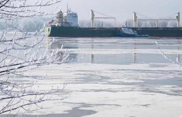 Widespread power outage | Unsuccessful attempt to refloat the ship off the coast of Verchères