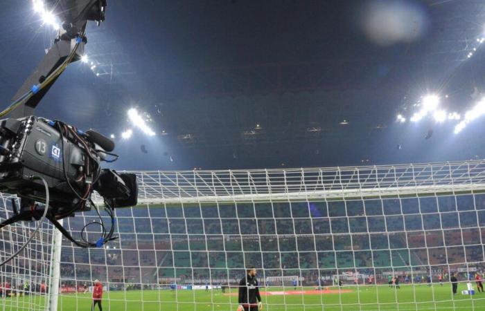 Football on TV: Toro and Juve on the pitch