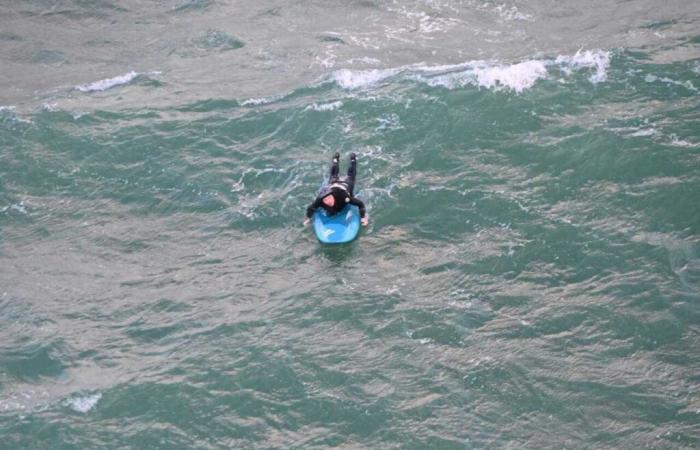 The windsurfer adrift at sea was “the first actor in his rescue”