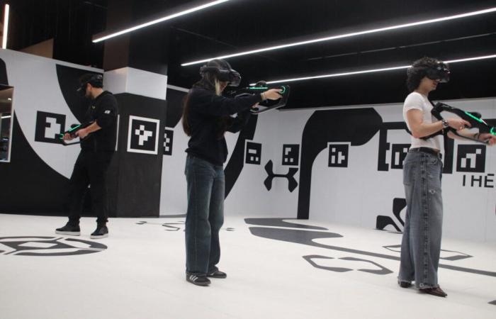 we tested a huge virtual reality arena with zombies in the middle of Paris