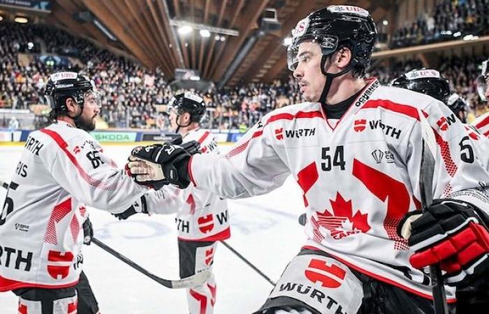 Charles Hudon and Canada in the semi-final at the Spengler Cup