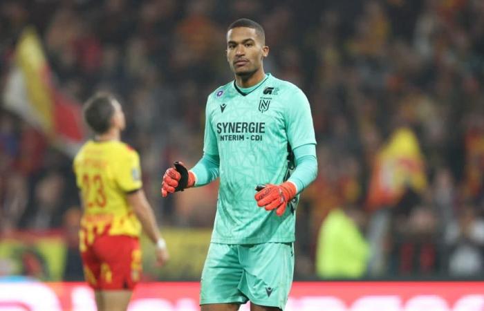 FC Nantes Mercato: Lafont's agent tries to place him at RC Lens but…