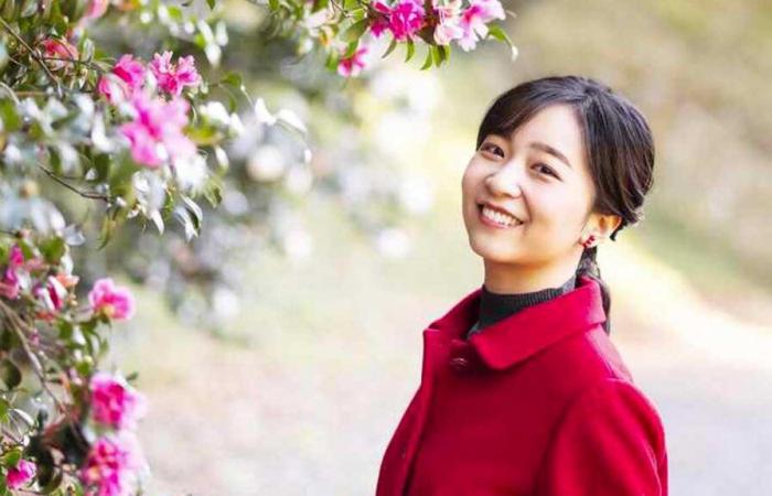 Princess Kako in red for her 30th birthday (PHOTOS)