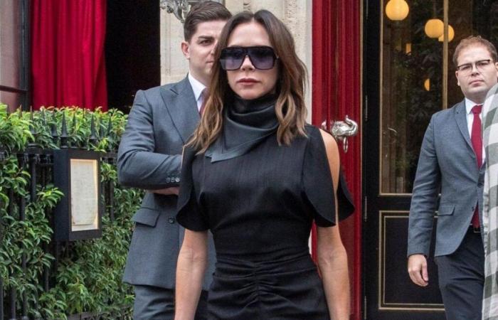 Worn by Victoria Beckham, the tennis bracelet stands out as the chic accessory of 2025