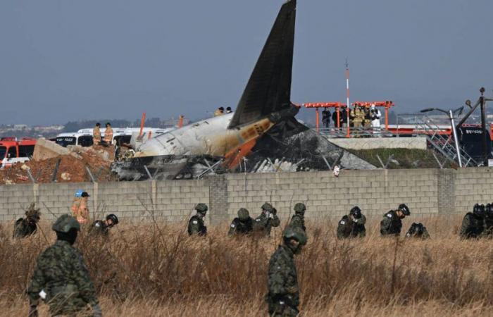 a plane crash leaves at least 120 dead – Libération