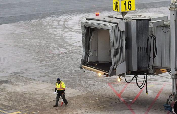 Nova Scotia | Landing problem forces shutdown of operations at Halifax airport