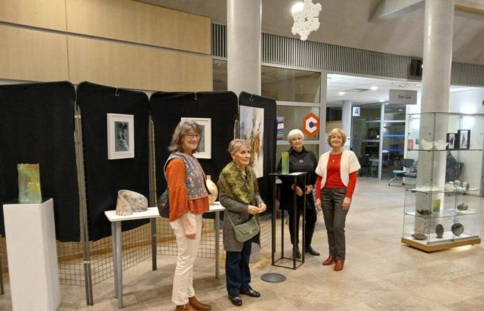 Lons: paintings, sculptures and crystallizations at the town hall