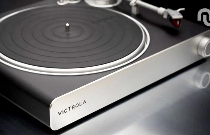 This Victrola brand vinyl turntable is perfect if you have several Sonos speakers