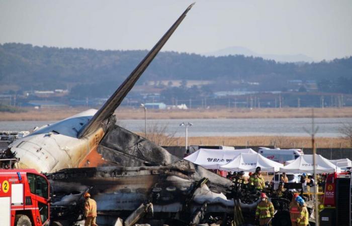 at least 96 dead, the aircraft “almost completely destroyed”