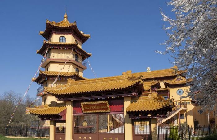 The largest Buddhist temple in Europe is located in Île-de-France