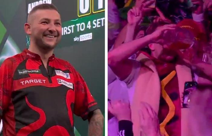 “I was intrigued”: when a darts player stops in the middle of a World Cup match… To watch a spectator drink a pitcher of beer dry