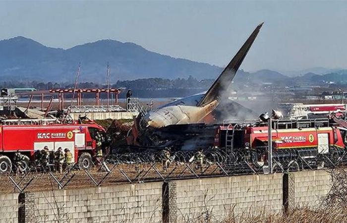 At least 120 dead in Jeju Air plane crash