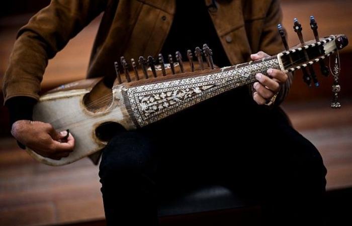 the rubab, a musical instrument that has become clandestine, classified by UNESCO