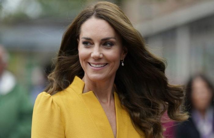 For the holidays, Kate Middleton slips with class into one of the star colors of winter 2025